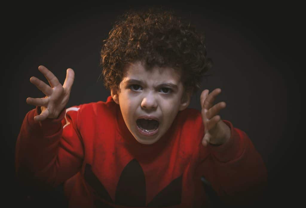 Čo stojí za záchvatmi hnevu u malých detí vo dne alebo v noci?