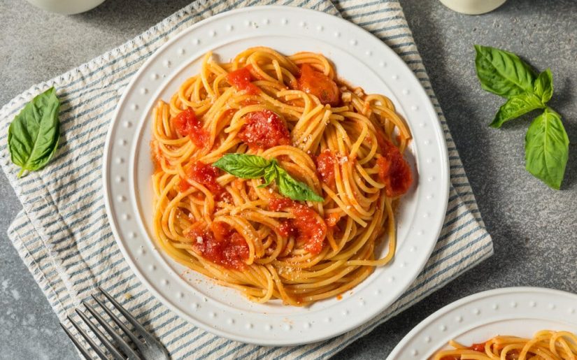 Italian Spaghetti al Pomodoro Pasta s Tomato and Basil