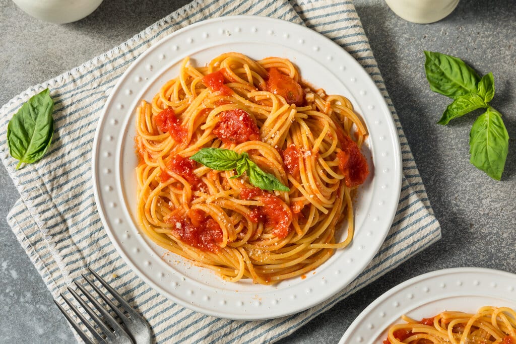 Italian Spaghetti al Pomodoro Pasta s Tomato and Basil